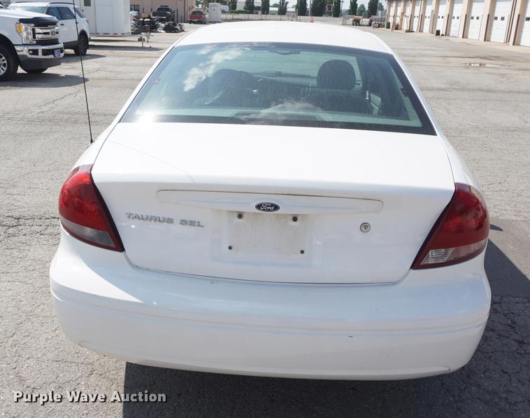 image for item DD6530 2005 Ford Taurus