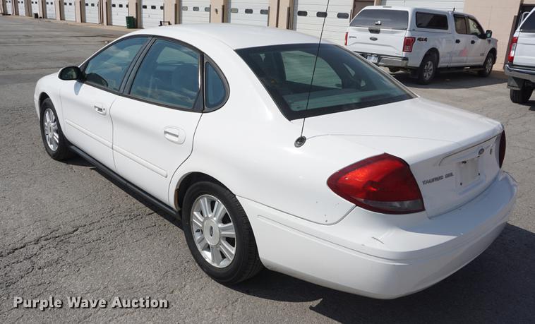 image for item DD6530 2005 Ford Taurus