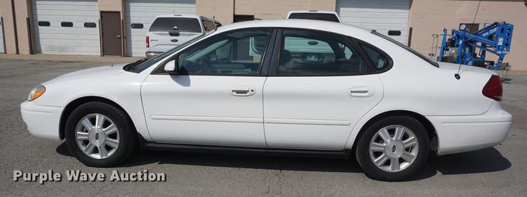 image for item DD6530 2005 Ford Taurus