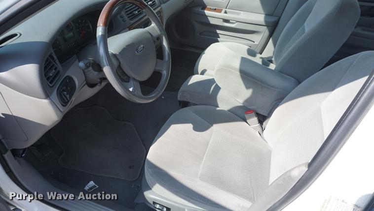 image for item DD6530 2005 Ford Taurus