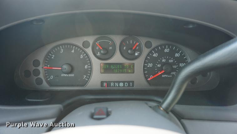 image for item DD6530 2005 Ford Taurus