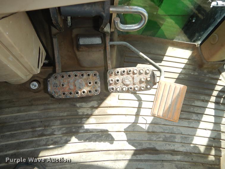 image for item DF1761 2001 John Deere 6310 MFWD tractor