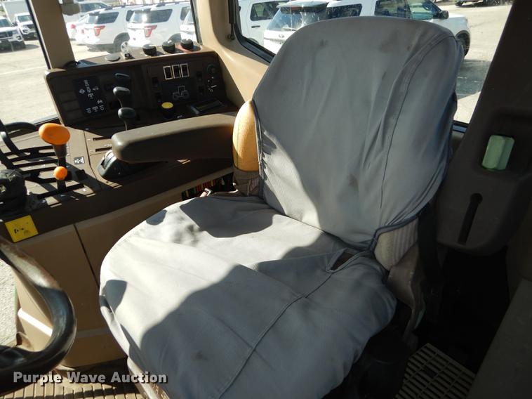 image for item DF1762 2001 John Deere 6310 MFWD tractor