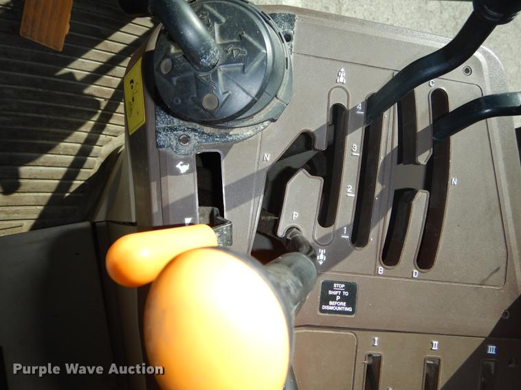 image for item DF1762 2001 John Deere 6310 MFWD tractor