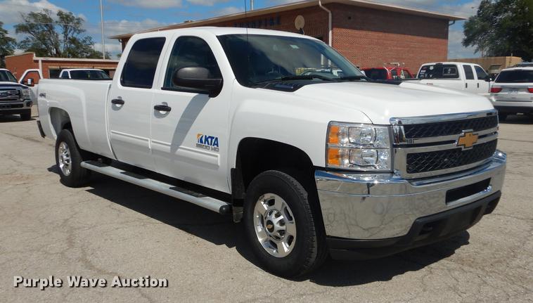 image for item DF1768 2012 Chevrolet Silverado 2500HD Crew Cab pickup truck