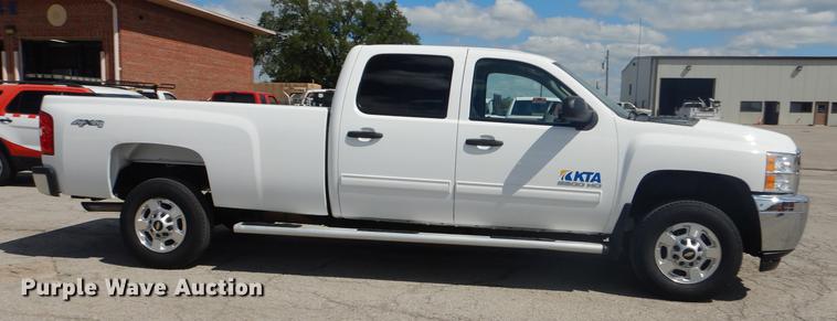 image for item DF1768 2012 Chevrolet Silverado 2500HD Crew Cab pickup truck