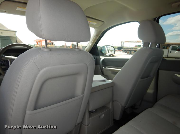 image for item DF1768 2012 Chevrolet Silverado 2500HD Crew Cab pickup truck