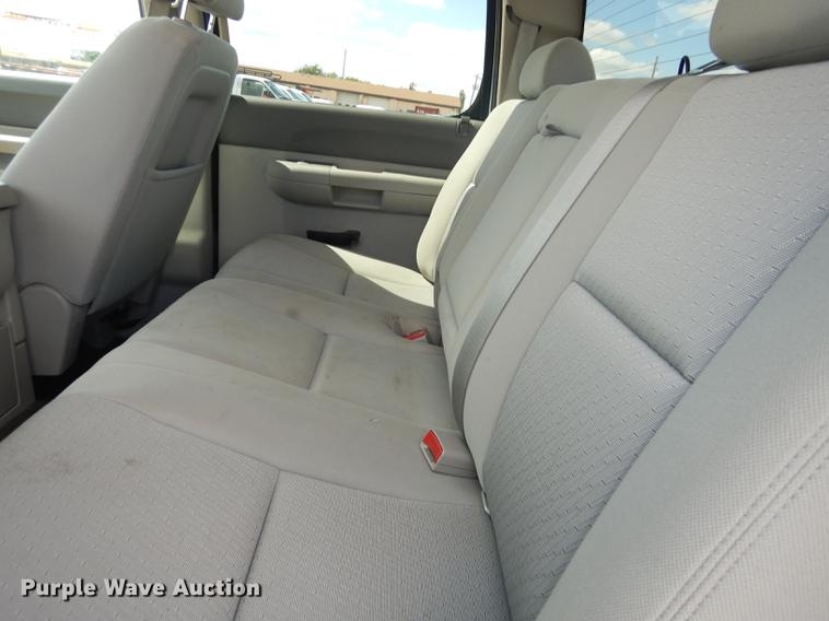 image for item DF1768 2012 Chevrolet Silverado 2500HD Crew Cab pickup truck