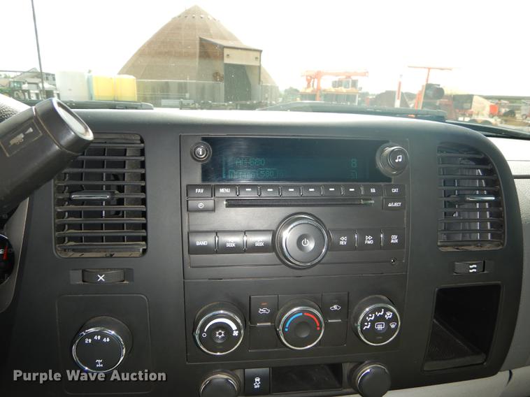 image for item DF1768 2012 Chevrolet Silverado 2500HD Crew Cab pickup truck