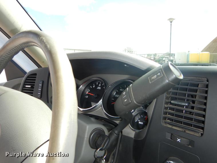 image for item DF1768 2012 Chevrolet Silverado 2500HD Crew Cab pickup truck