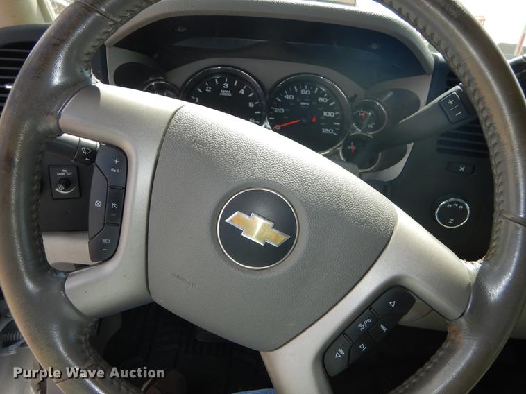 image for item DF1768 2012 Chevrolet Silverado 2500HD Crew Cab pickup truck