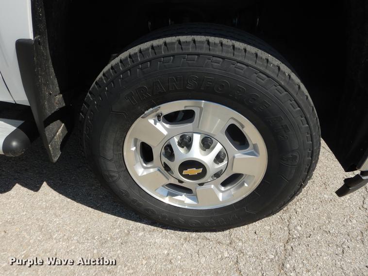 image for item DF1768 2012 Chevrolet Silverado 2500HD Crew Cab pickup truck