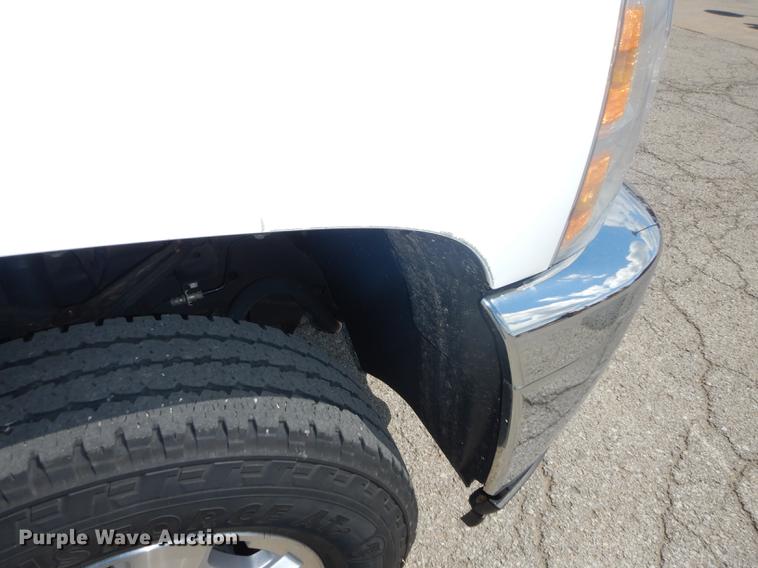 image for item DF1768 2012 Chevrolet Silverado 2500HD Crew Cab pickup truck