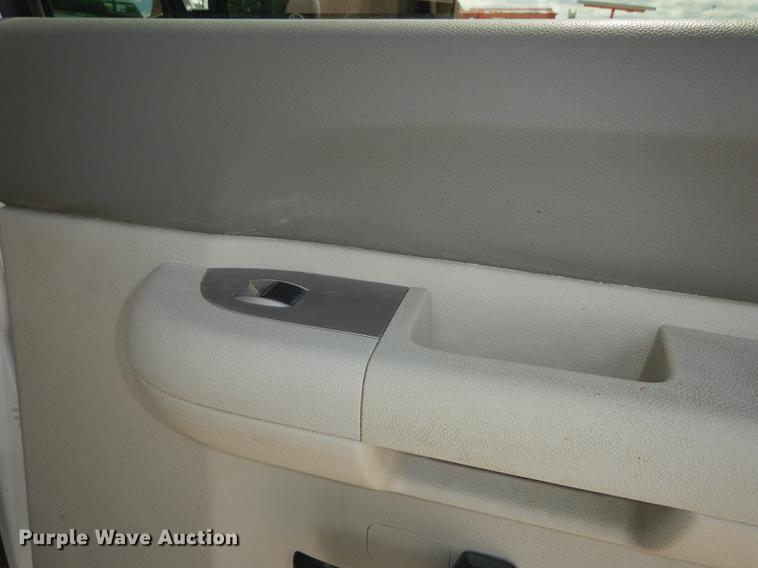 image for item DF1768 2012 Chevrolet Silverado 2500HD Crew Cab pickup truck