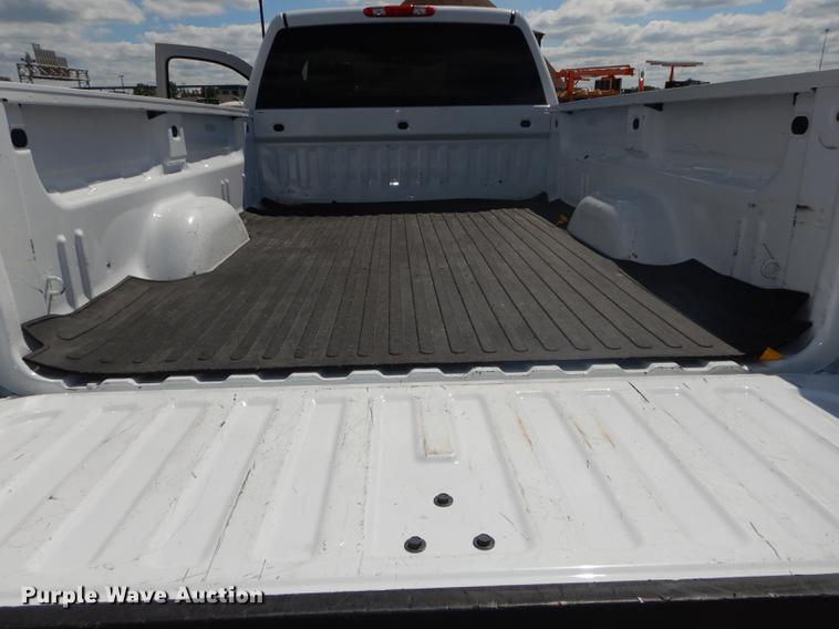 image for item DF1768 2012 Chevrolet Silverado 2500HD Crew Cab pickup truck