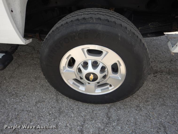 image for item DF1768 2012 Chevrolet Silverado 2500HD Crew Cab pickup truck
