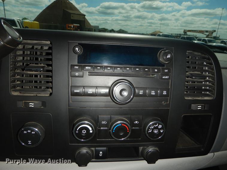 image for item DF1769 2012 Chevrolet Silverado 2500HD Crew Cab pickup truck