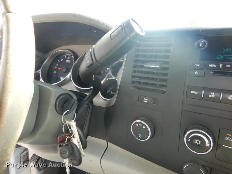 image for item DF1769 2012 Chevrolet Silverado 2500HD Crew Cab pickup truck