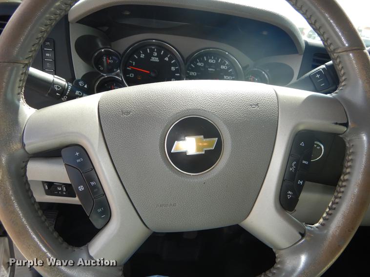 image for item DF1769 2012 Chevrolet Silverado 2500HD Crew Cab pickup truck