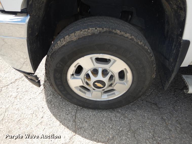 image for item DF1769 2012 Chevrolet Silverado 2500HD Crew Cab pickup truck