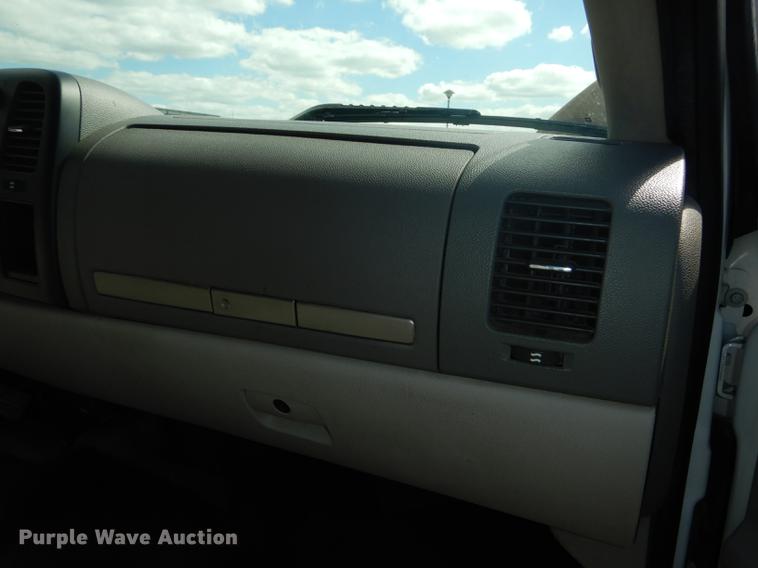 image for item DF1769 2012 Chevrolet Silverado 2500HD Crew Cab pickup truck