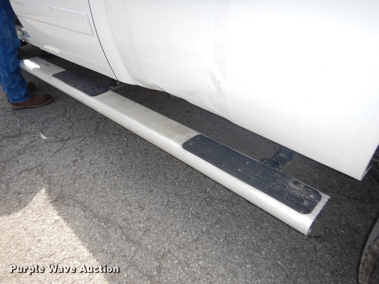 image for item DF1769 2012 Chevrolet Silverado 2500HD Crew Cab pickup truck