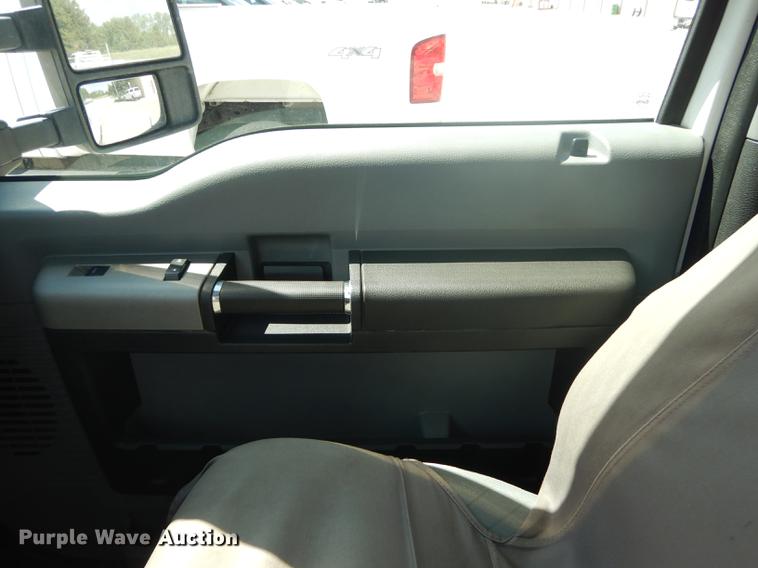 image for item DF1770 2015 Ford F250 Super Duty pickup truck