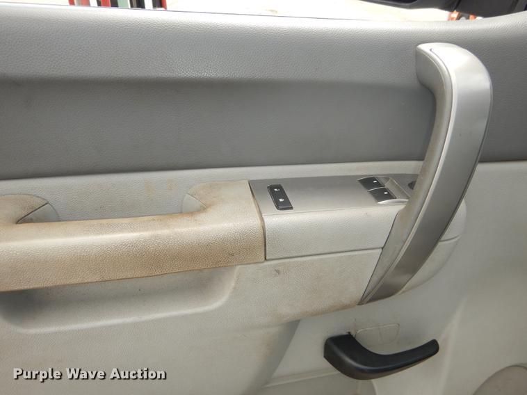 image for item DF1771 2012 Chevrolet Silverado 2500HD pickup truck