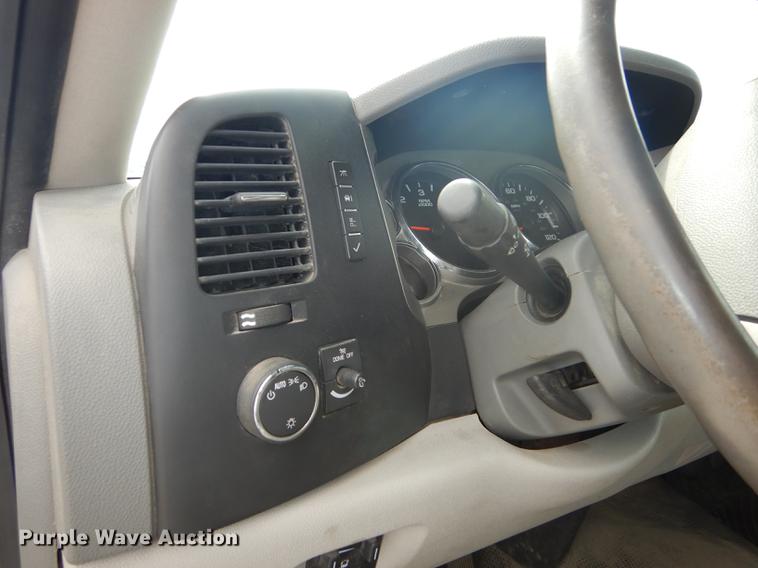 image for item DF1771 2012 Chevrolet Silverado 2500HD pickup truck