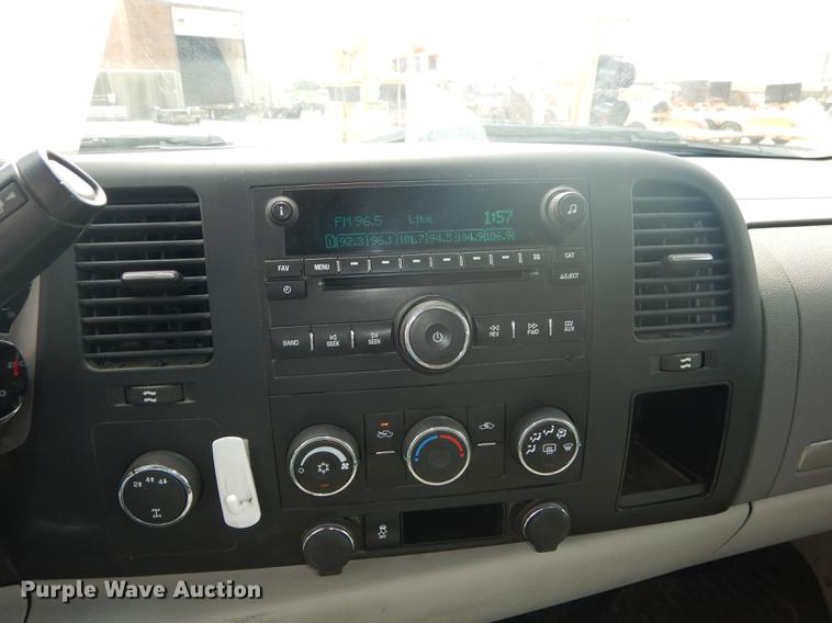 image for item DF1771 2012 Chevrolet Silverado 2500HD pickup truck