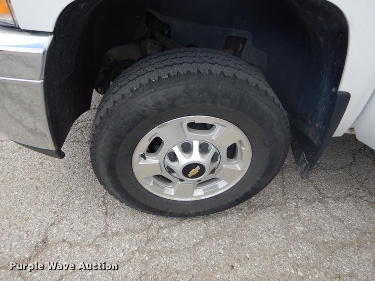 image for item DF1771 2012 Chevrolet Silverado 2500HD pickup truck