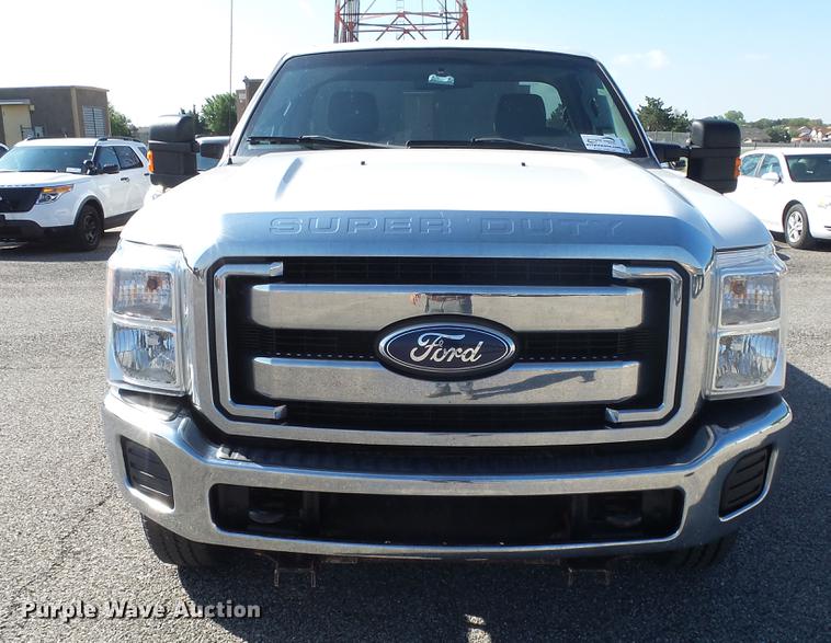 image for item DF4352 2011 Ford F250 Super Duty pickup truck