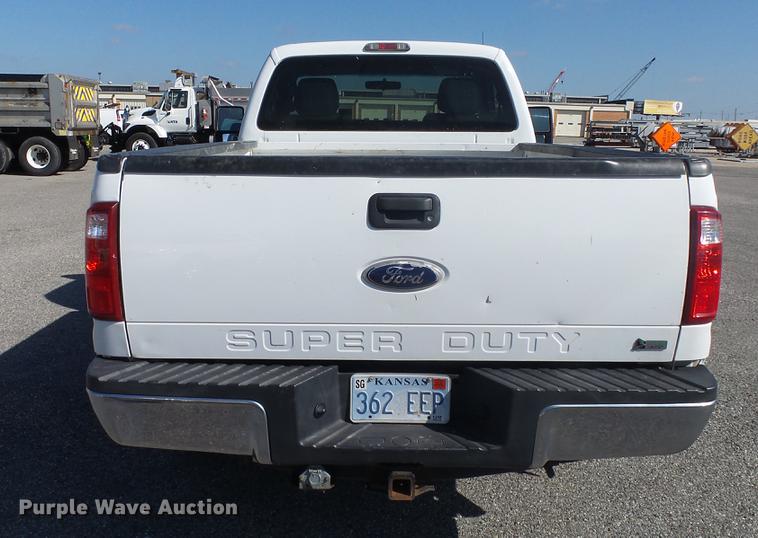 image for item DF4352 2011 Ford F250 Super Duty pickup truck