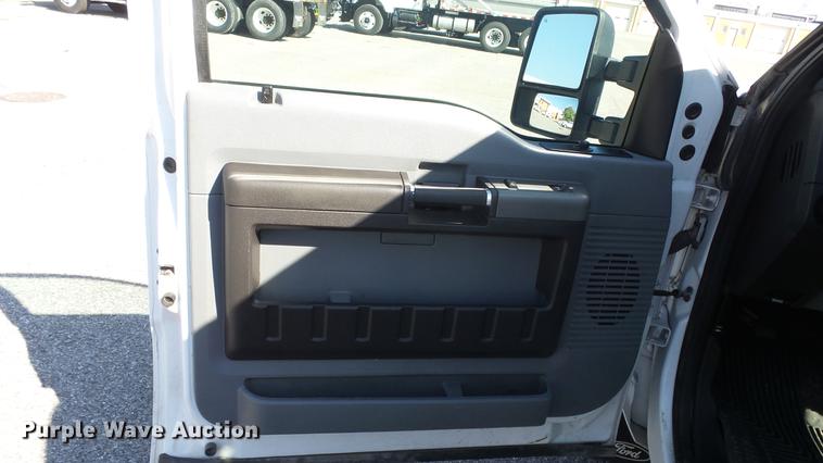 image for item DF4352 2011 Ford F250 Super Duty pickup truck