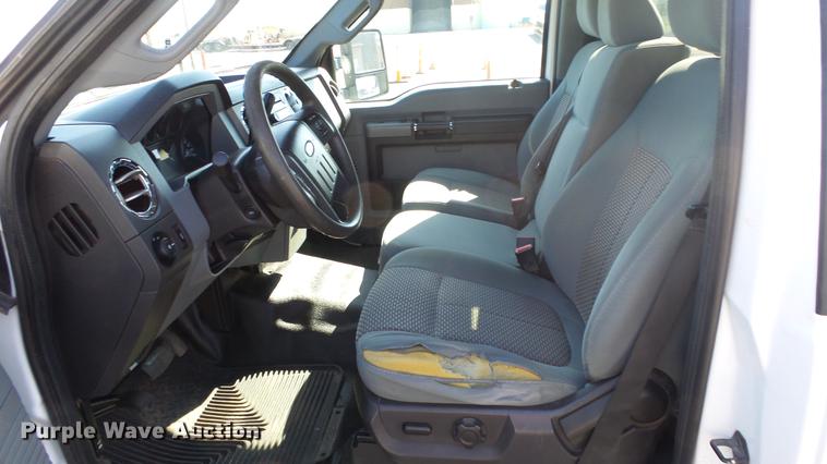 image for item DF4352 2011 Ford F250 Super Duty pickup truck