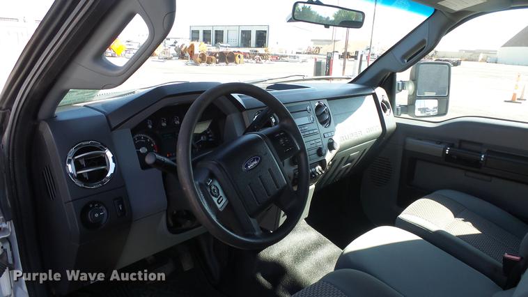 image for item DF4352 2011 Ford F250 Super Duty pickup truck