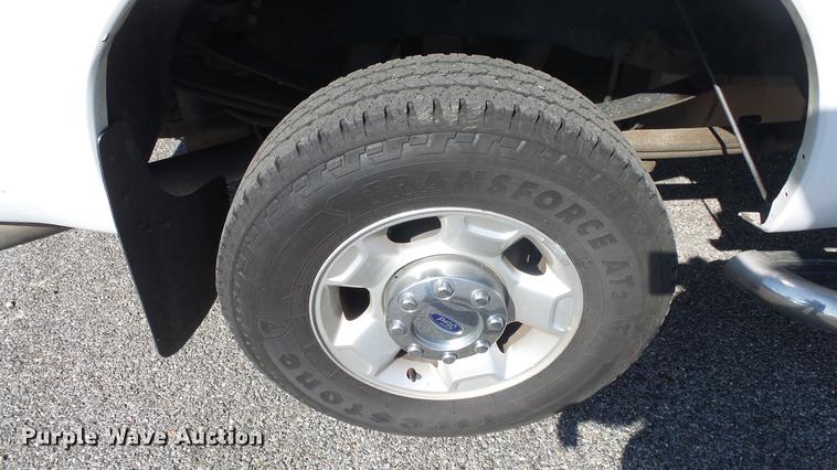 image for item DF4352 2011 Ford F250 Super Duty pickup truck