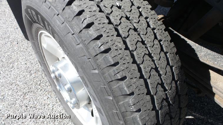 image for item DF4352 2011 Ford F250 Super Duty pickup truck