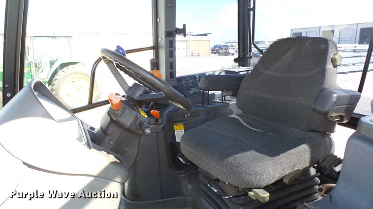 image for item DF4357 1998 New Holland 8260 MFWD tractor