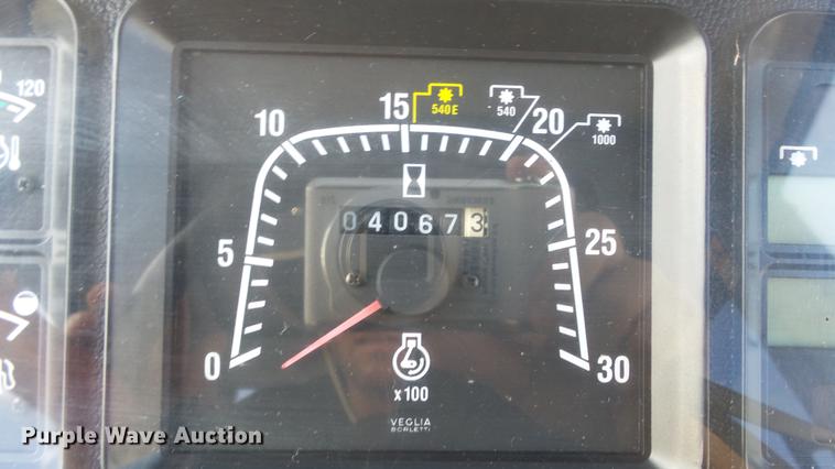 image for item DF4357 1998 New Holland 8260 MFWD tractor