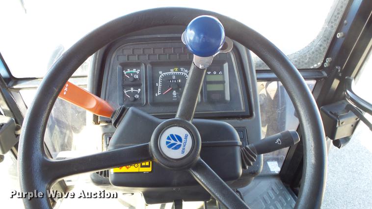 image for item DF4357 1998 New Holland 8260 MFWD tractor