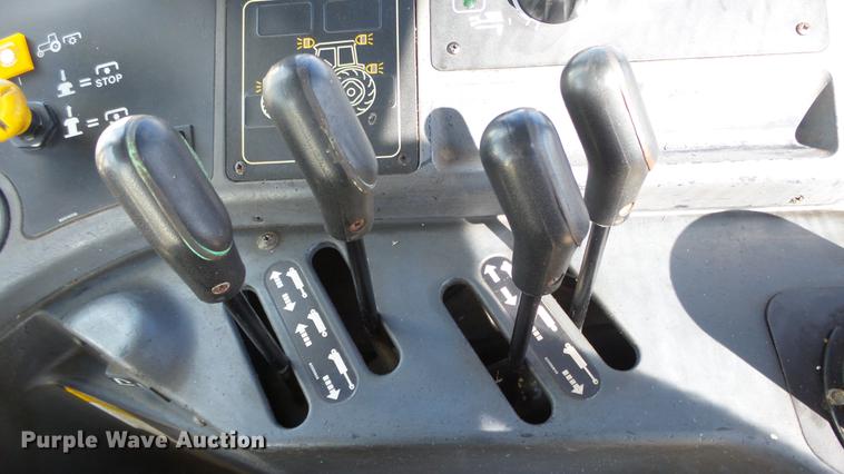 image for item DF4357 1998 New Holland 8260 MFWD tractor