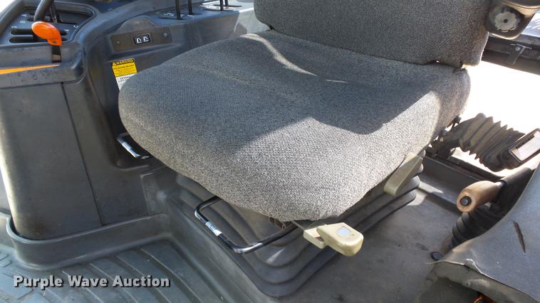 image for item DF4357 1998 New Holland 8260 MFWD tractor