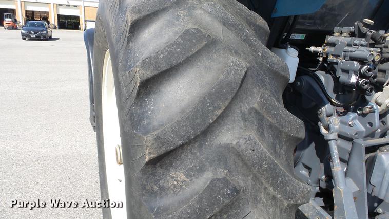 image for item DF4357 1998 New Holland 8260 MFWD tractor