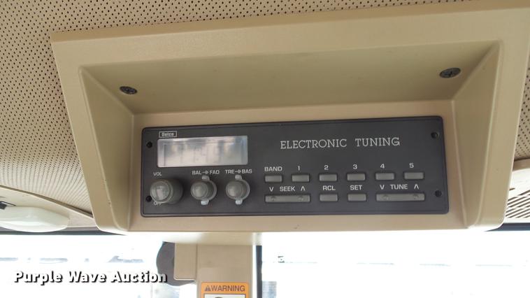 image for item DF4358 1999 John Deere 7210 MFWD tractor