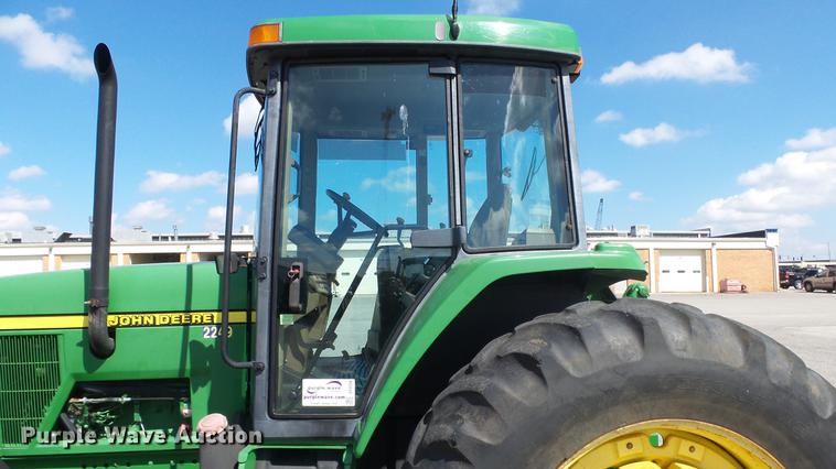 image for item DF4358 1999 John Deere 7210 MFWD tractor