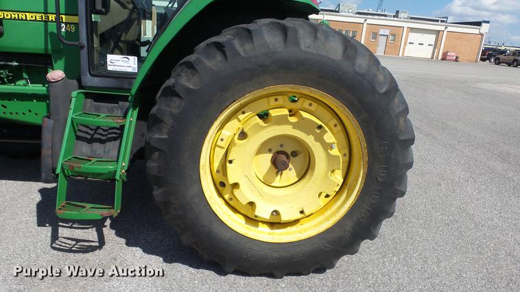 image for item DF4358 1999 John Deere 7210 MFWD tractor
