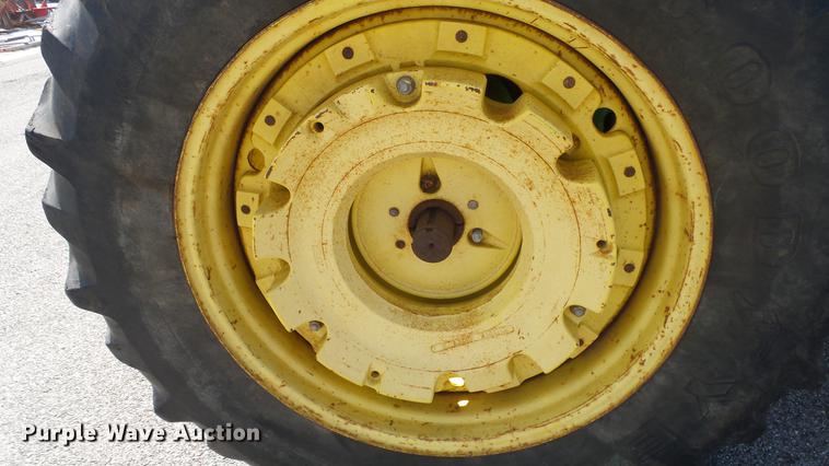 image for item DF4358 1999 John Deere 7210 MFWD tractor