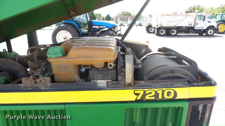 image for item DF4358 1999 John Deere 7210 MFWD tractor