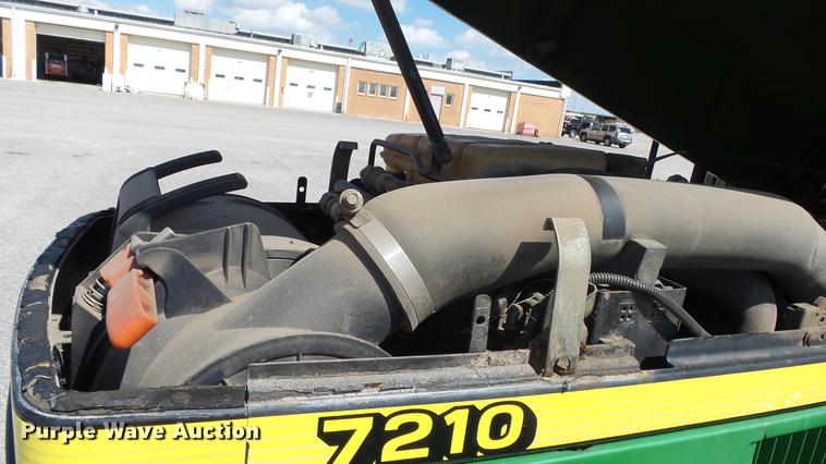 image for item DF4358 1999 John Deere 7210 MFWD tractor